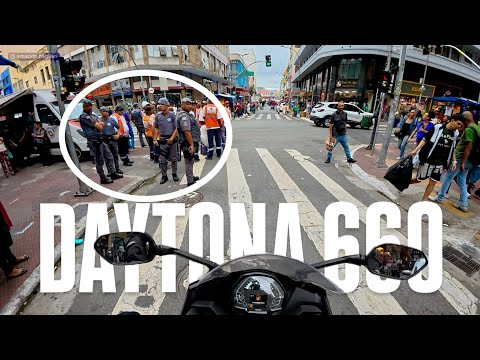 Leia mais sobre o artigo DAYTONA 660 * MELHOR QUE CBR 650?* TESTE RAIZ CIDADE E ESTRADA TRIUMPH DAYTONA 660 2025 | MOTOVLOG