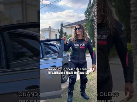 Leia mais sobre o artigo QUANDO VOU DE CARRO MAS QUERO QUE SAIBAM QUE SOU MOTOCICLISTA 😅 #moto